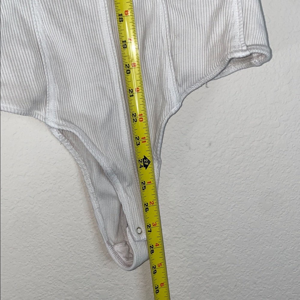 🎈 AGOLDE - Elna Bodysuit in Spoon! - Picture 10 of 14